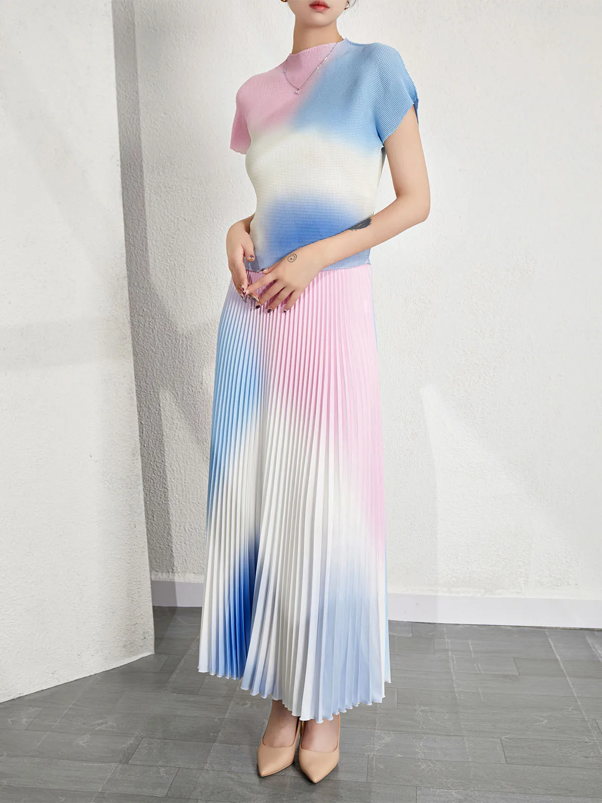 Miyake skladaný vyhovovali žena elastický top skladaná sukňa dvoch-dielny 2023 letné nový high-end veku-zníženie oblek Obrázok 1