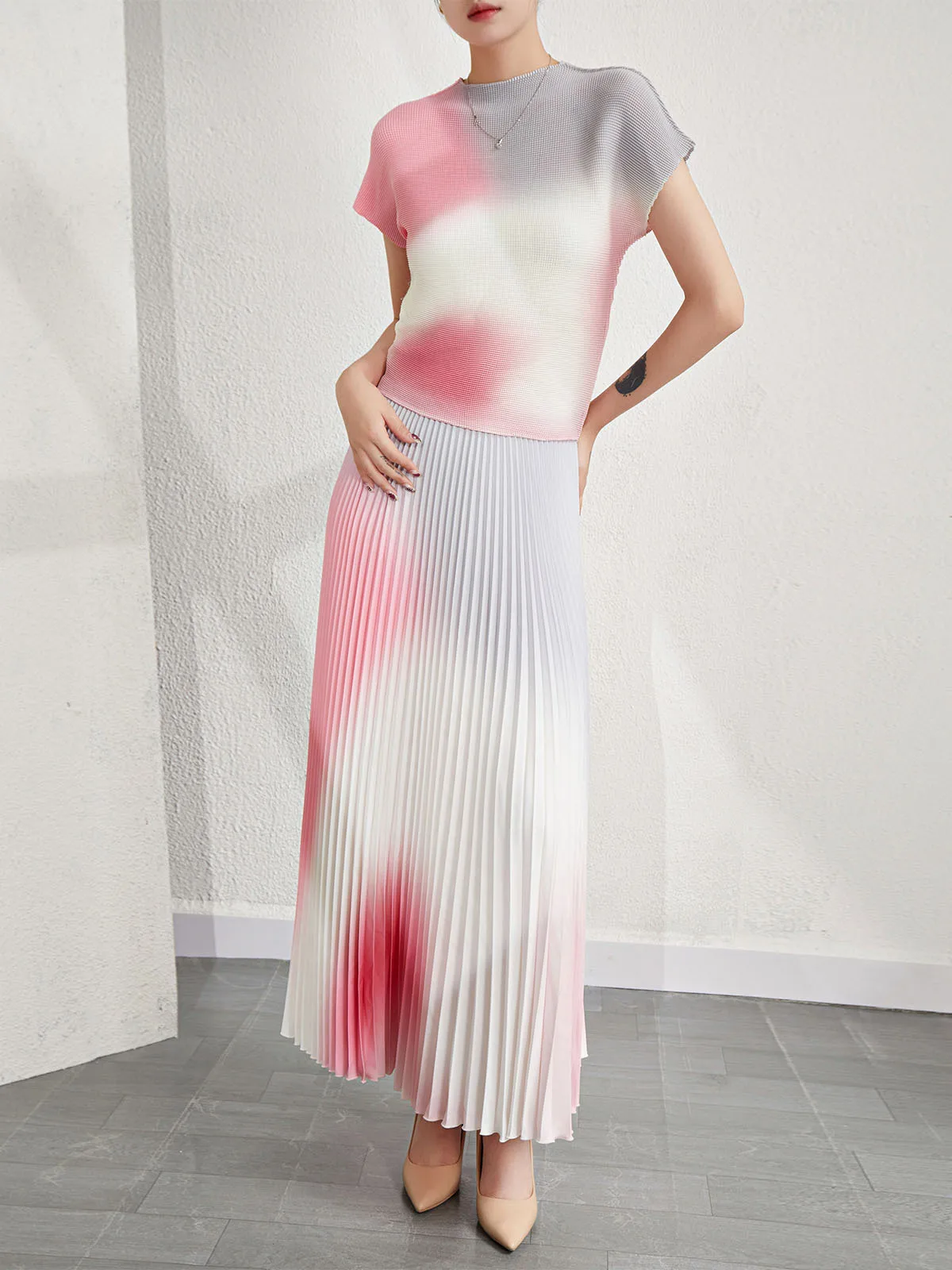Miyake skladaný vyhovovali žena elastický top skladaná sukňa dvoch-dielny 2023 letné nový high-end veku-zníženie oblek Obrázok 2