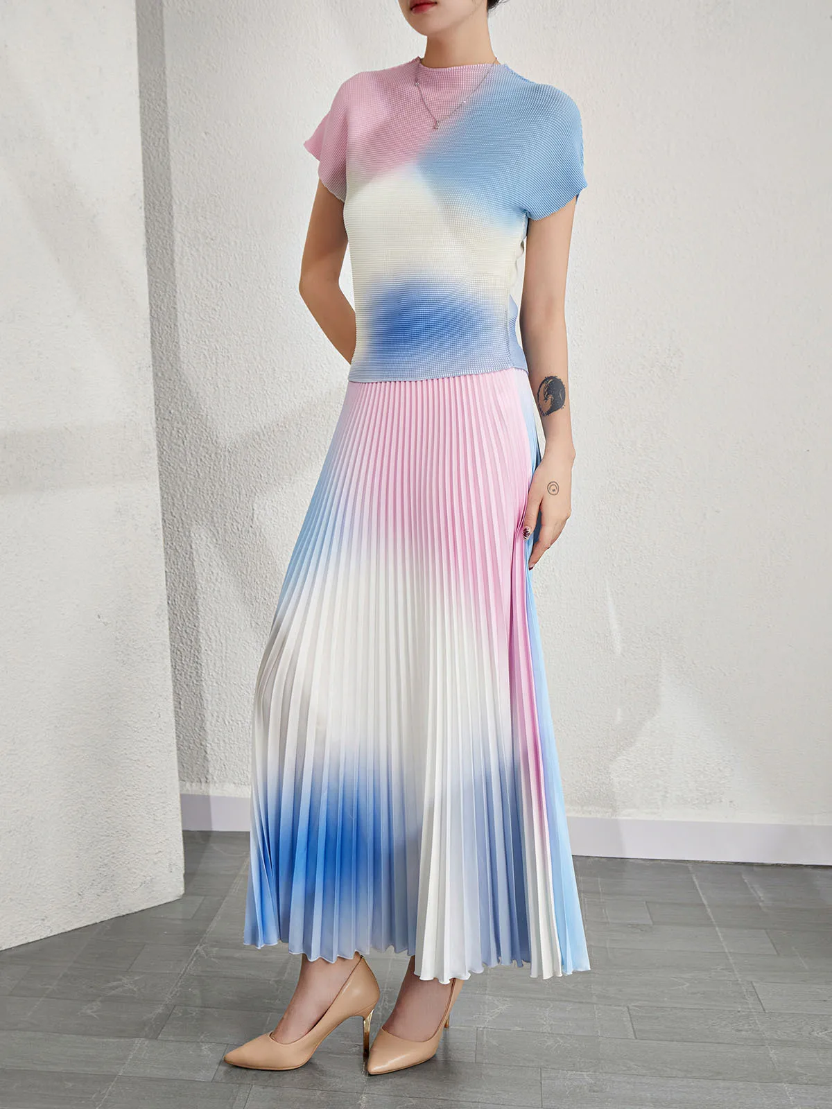 Miyake skladaný vyhovovali žena elastický top skladaná sukňa dvoch-dielny 2023 letné nový high-end veku-zníženie oblek Obrázok 3